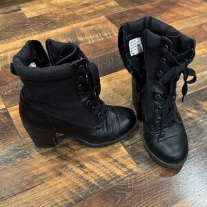 XOXO Black Women's Lace-Up Boots
